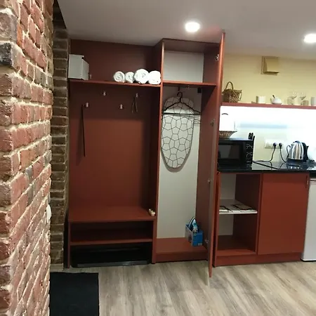 Center Avenue с Apartment *