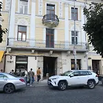 Center Avenue с Apartment